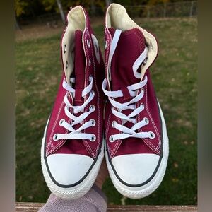 Women’s Size 7 Maroon Converse